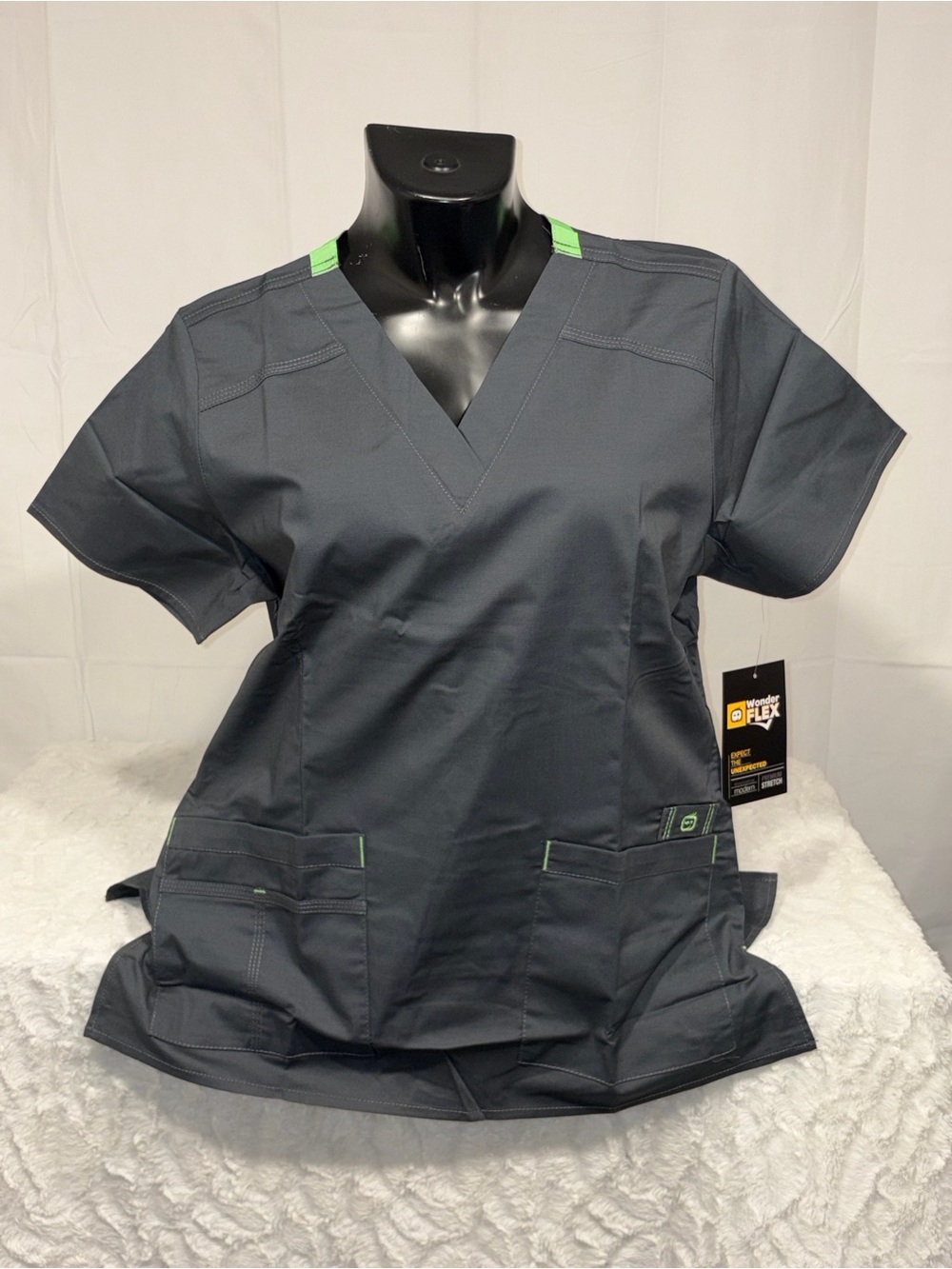 WONDERWINK NURSE MEDICAL VERITY FLEX V-NECK SCRUB TOP SHIRT WOMENS MEDIUM NWT